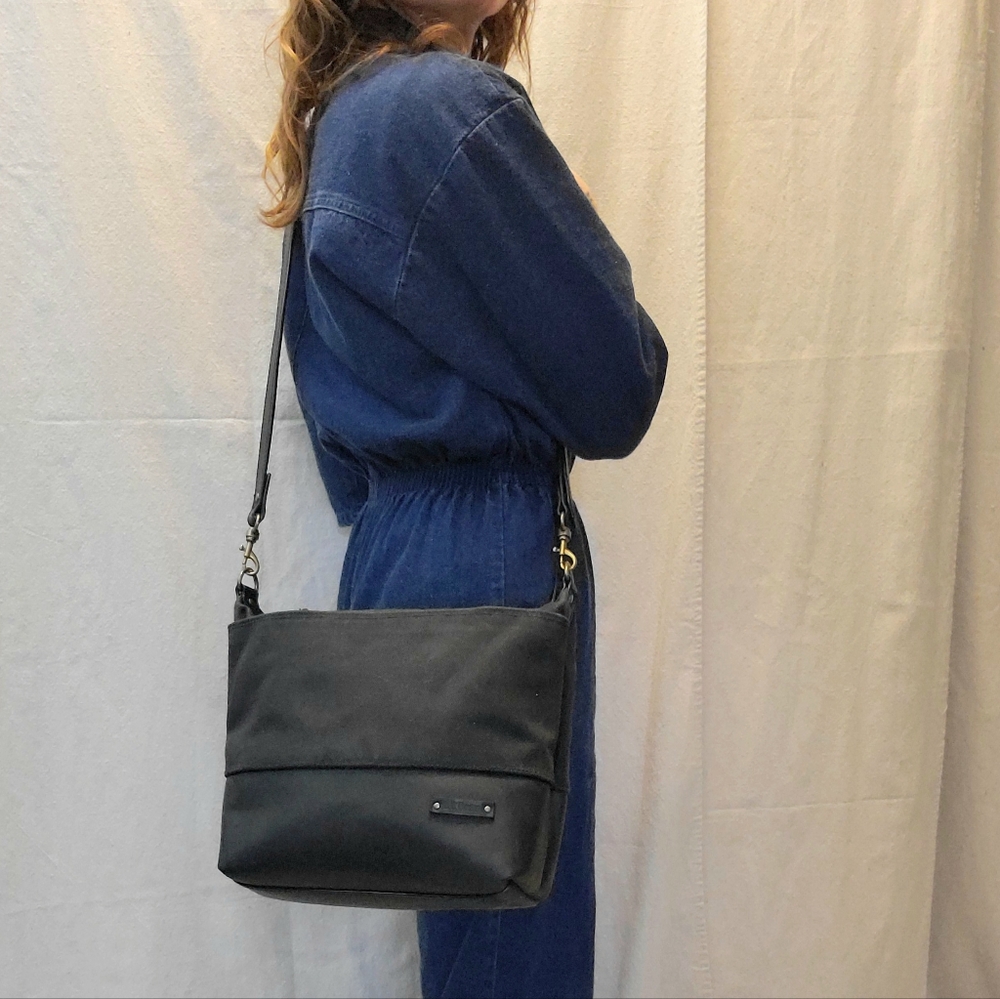Vintage L.L. Bean Black Waxed Canvas Leather Crossbody Shoulder Bag
